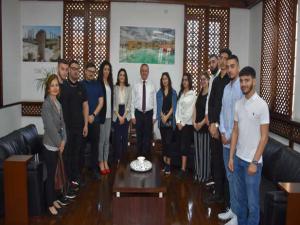 ATAOĞLU İNGİLTEREDEN GELEN KIBRISLI TÜRK GENÇLİĞİNİ KABUL ETTİ