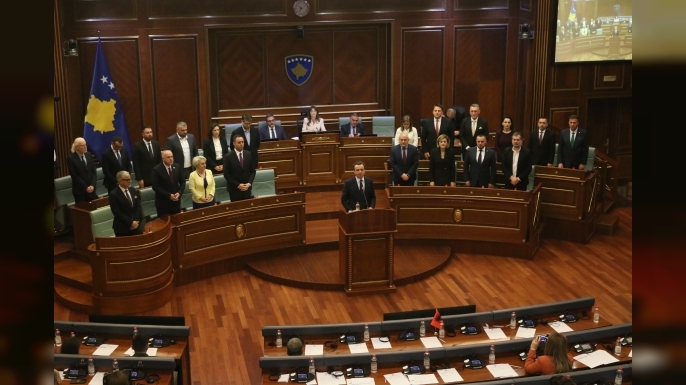 Kosova'da yeni hükümet Meclisten güven oyu aldı