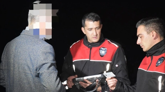 Ülke genelinde 11 kişi ikamet izinsiz yakalandı