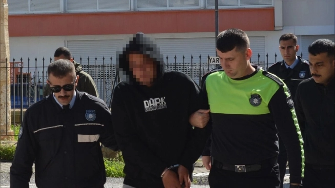 Gönyeli’de silahlı saldırı: Komşusunu bacağından vurdu