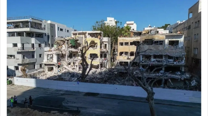 İran, bugün İsrail'e düzenlediği 10'uncu misillemede Tel Aviv ve çevresini hedef aldı