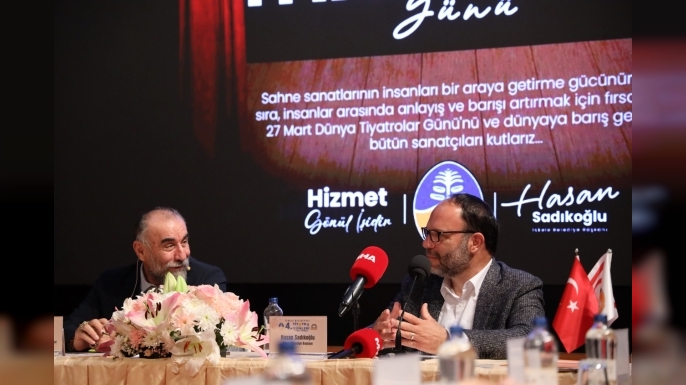 İskele Belediyesi 4. Tiyatro Günleri, bu akşam “Hadi Öldürsene Canikom” oyunuyla başlıyor