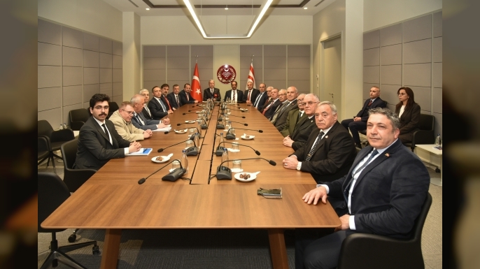 TBMM Milli Savunma Komisyonu Başkanı Akar, Muharip Dernek temsilcileriyle bir araya geldi