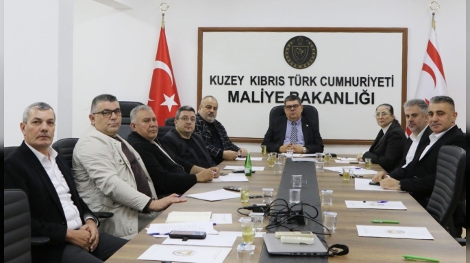 Maliye Bakanı Berova, Kıbrıs Türk İşverenler Sendikası ile Asgari Ücret Komisyonu üyelerini kabul etti