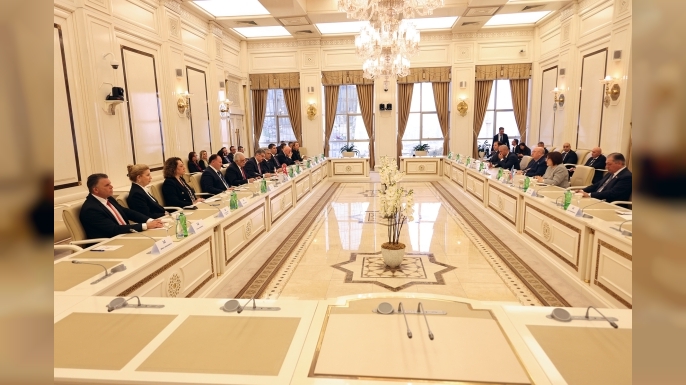Meclis Başkanı Öztürkler Bakü’de… Öztürkler, Azerbaycan Milli Meclisi Başkanı Gafarova ile görüştü