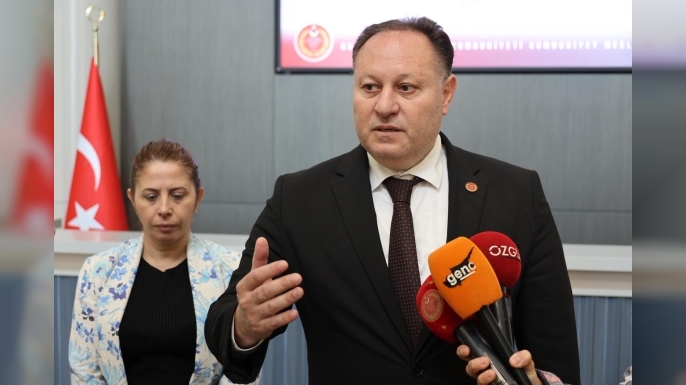 Öztürkler: “Hükümet uzlaşmacı tavırla hareket edecek, atılacak adımı değerlendirecek”