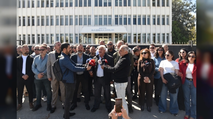 Sendika temsilcileri, Başbakanlık ile KIB-TEK önünde açıklama yaptı: "Mücadelemiz devam edecek"