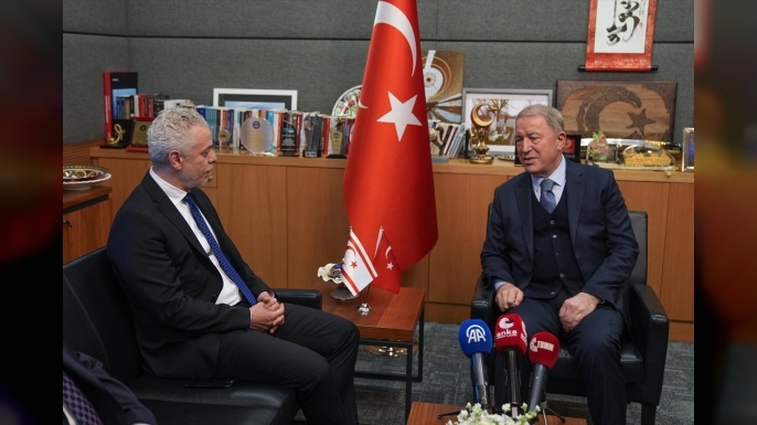 TBMM Milli Savunma Komisyonu Başkanı Akar Ankara Büyükelçisi İsmet Korukoğlu ile görüştü