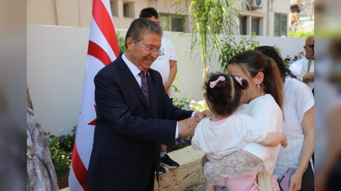 Başbakan Üstel, UBP Genel Merkezi’nde partililerle bayramlaştı
