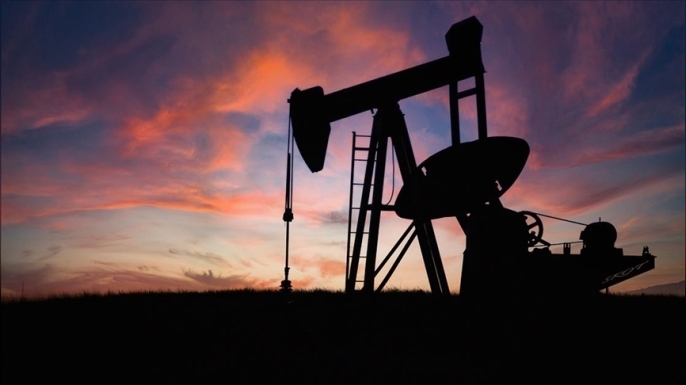 Brent petrolün varil fiyatı ABD-İran uzlaşısı beklentisiyle yüzde 5'in üzerinde geriledi