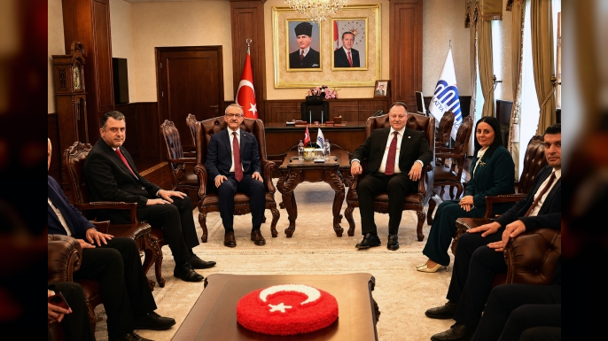 Öztürkler, bugün Malatya’da “Geçmişten Geleceğe Kıbrıs Sorunu ve Milli Davamız” konulu konferans verecek