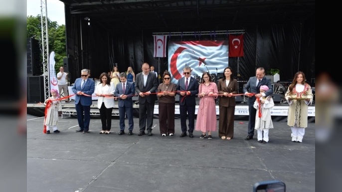 Başbakan Üstel, Londra’da Kıbrıs Türk Festivali’ne katıldı