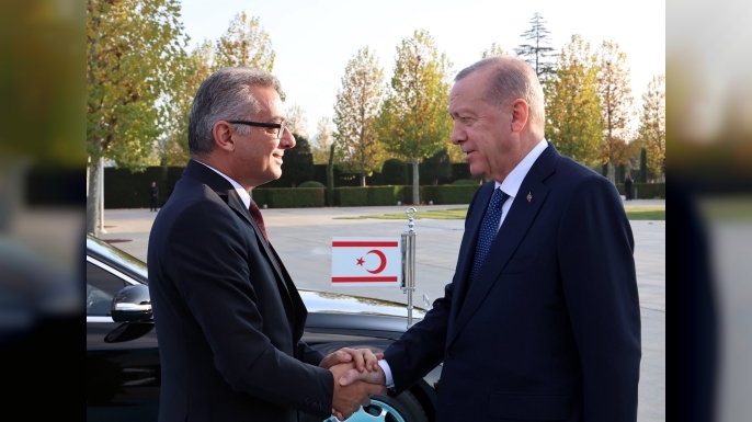 Erdoğan'dan Erhürman'a "geçmiş olsun" telefonu