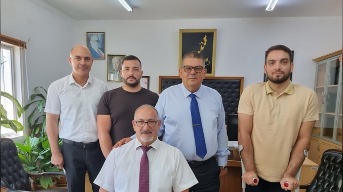 Maliye Bakanı Berova, Kıbrıs Türk Ortopedik Özürlüler Derneği Başkanı Günay Kibrit'i kabul etti