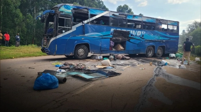 Nijerya'da kamyon ile yolcu otobüsünün çarpıştığı kazada 18 kişi öldü