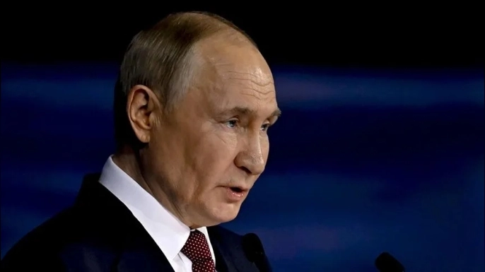 Putin, Ukrayna'nın askeri sanayisine saldırmaya devam edeceklerini bildirdi