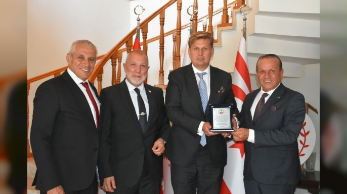 Alman Milletvekili Maximilian Krah, Demokrat Parti’yi ziyaret etti