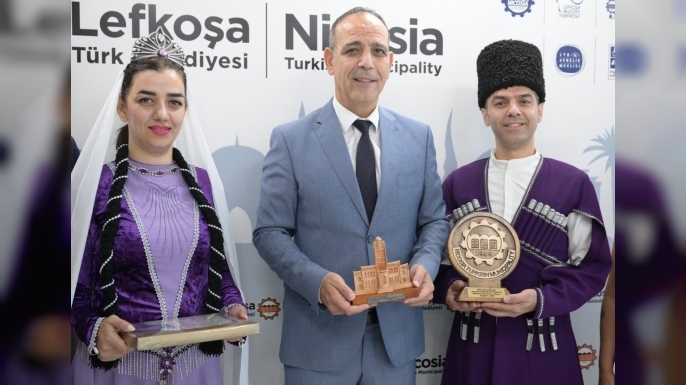 Harmancı, yurt dışından gelen halk dansları ekiplerini kabul etti