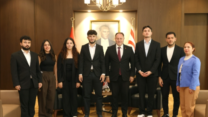 Öztürkler: “Yükseköğrenimin mutfağındaki öğrencilerin Cumhuriyet Meclisi’nde kongre yapması önemli”