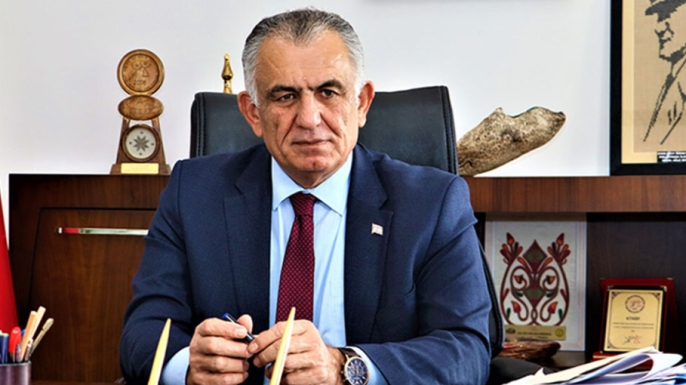 Çavuşoğlu: “Öğrencilerimiz bir gün daha taşınamayacak, eğitim kaybına yol açan bu tutumdan vazgeçin”