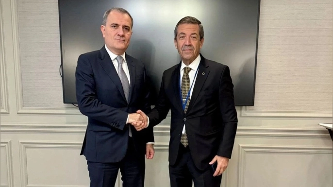 Ertuğruloğlu, Azerbaycan Dışişleri Bakanı Bayramov ile bir araya geldi