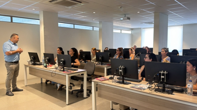 Öğretmenlere yönelik hizmet içi eğitim programı devam ediyor