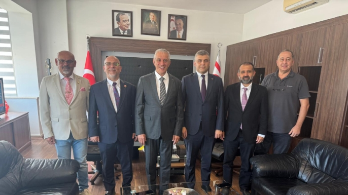 Taçoy, İş İnsanları Derneği ile görüştü