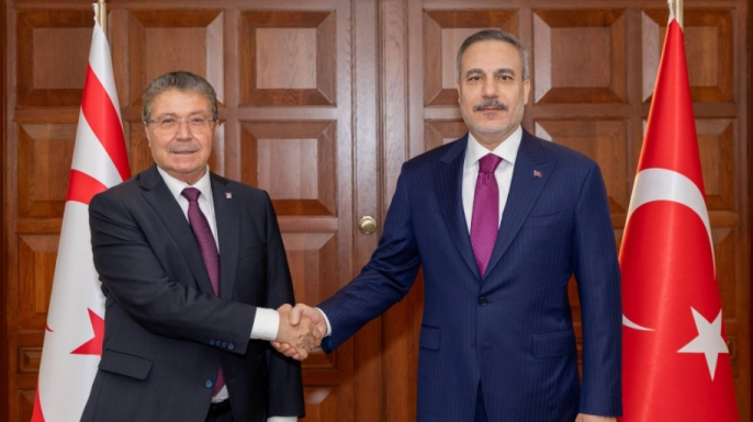 Başbakan Üstel, Hakan Fidan ile görüştü