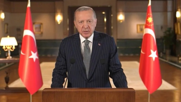 Erdoğan'dan 103'üncü yıl mesajı: "Türkiye Cumhuriyeti'ni çok daha aydınlık yarınlara hep birlikte taşıyacağız"