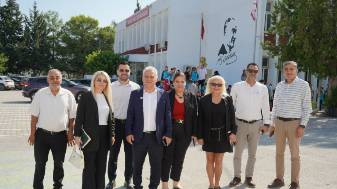 Paşaoğlu, Girne Dr. Akçiçek Hastanesi’ni ve Oğuz Veli Ortaokulu’nu ziyaret etti