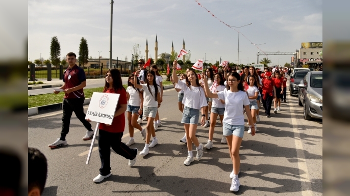 23 Nisan Ulusal Egemenlik ve Çocuk Bayramı kutlamaları Lefkoşa’da kortejle başladı