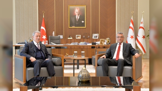 Cumhurbaşkanı Erhürman TBMM Milli Savunma Komisyonu Başkanı Hulusi Akar’ı kabul etti