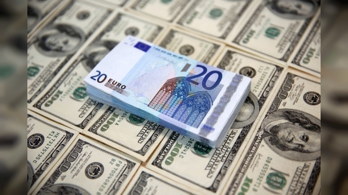 Dolar 44,15, euro 51,35, sterlin 58,95 TL’den işlem görüyor