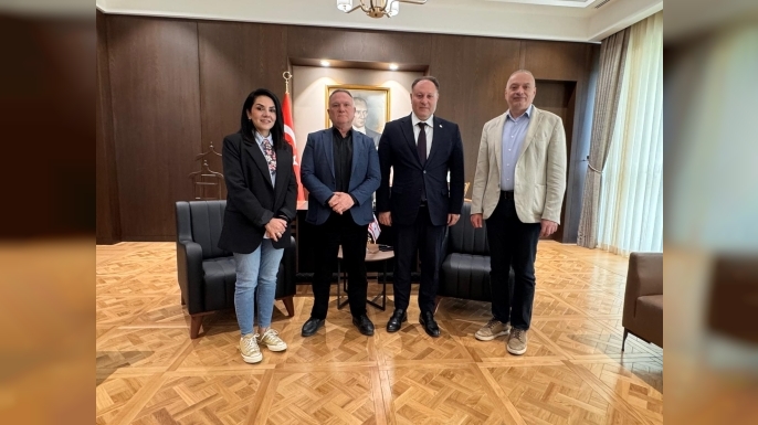 Gazeteciler Birliği yönetimi Öztürkler'le görüştü: