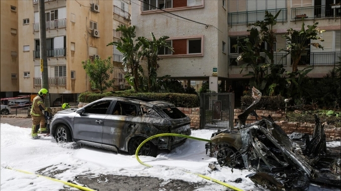 İran’ın misillemesi sonucu 15 füze parçası İsrail’in başkenti Tel Aviv ve çevresine isabet etti