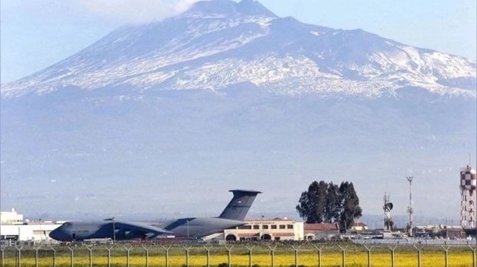 İtalya, ABD'nin Orta Doğu'ya gönderdiği uçakların Sigonella Üssü'nü kullanmasına izin vermedi