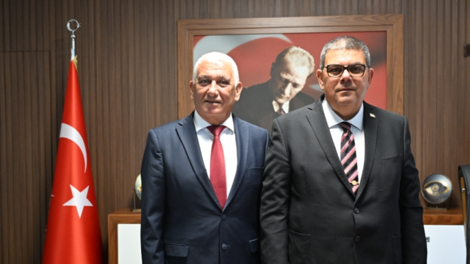 Maliye Bakanı Berova'dan Güzelyurt Belediyesi'ne ziyaret