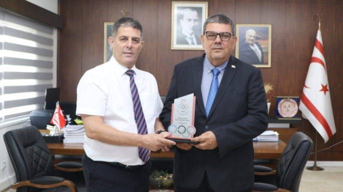 Maliye Bakanı Berova, Milli Olimpiyat Komitesi'ni kabul etti