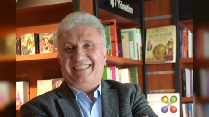 Metin Turan’ın iki dilli şiir seçkisi “Rüzgarın Sessizliği” ABD’de yayımlandı
