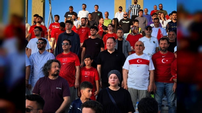 Öztürkler, Türkiye A Milli Futbol Takımı maçını Millet Bahçesi’nde izledi