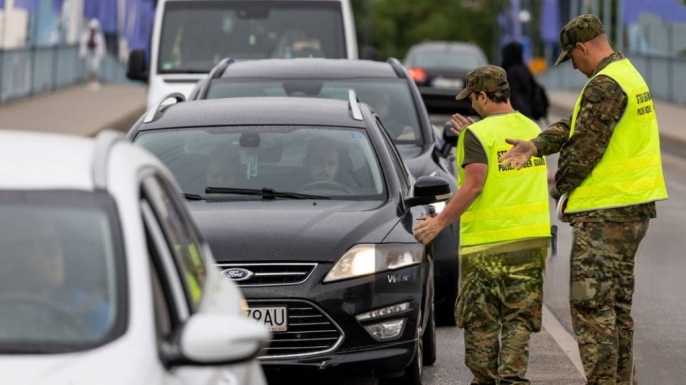 Polonya, Almanya ve Litvanya ile sınır kontrollerini 6 ay daha uzattı