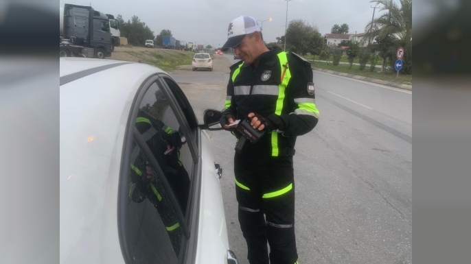 Trafik denetimlerinde 282 sürücü hakkında yasal işlem başlatıldı, 30 araç trafikten men edildi