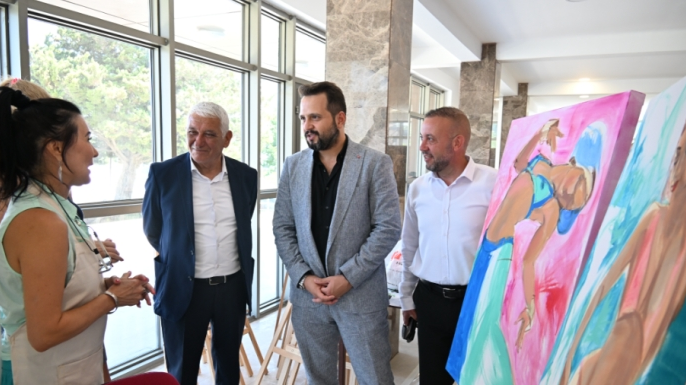 Uluslararası Güzelyurt Sanat Buluşması'nda sanatçılar eserleri üzerinde çalışıyor