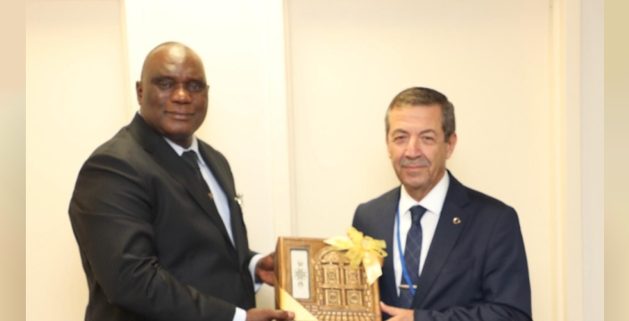 Dışişleri Bakanı Ertuğruloğlu, Gambiya Dışişleri Bakanı Njie ile bir araya geldi