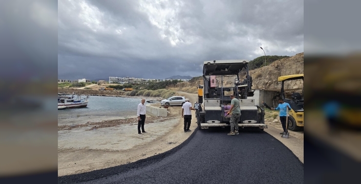 Tatlısu bölgesindeki balıkçı barınağı yolu asfaltlandı