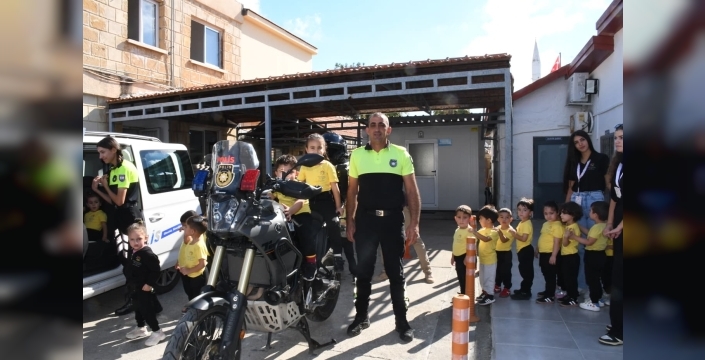 Küçücüğüm Okul Öncesi ve Etüt Merkezi öğrencileri Güzelyurt Polis Müdürlüğü’nü ziyaret etti