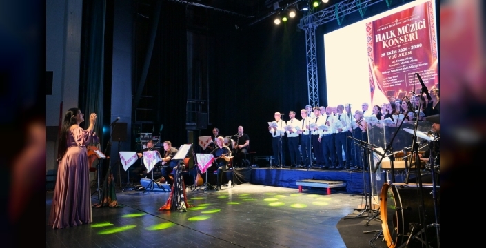 LBO Halk Müziği Korosu konser verdi