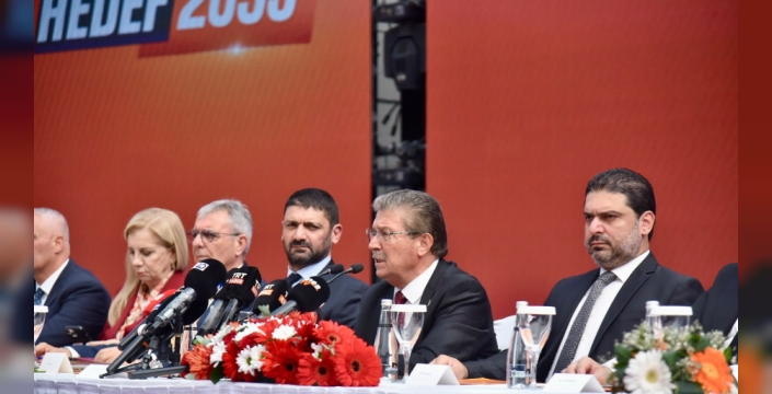 Üstel: “Şov yapan bir parti değiliz… En büyük projeleri hayata geçiriyoruz”