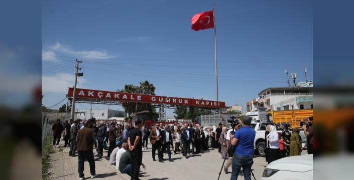 Akçakale sınır kapısı 12 yıl sonra pasaport ile geçişlere açıldı