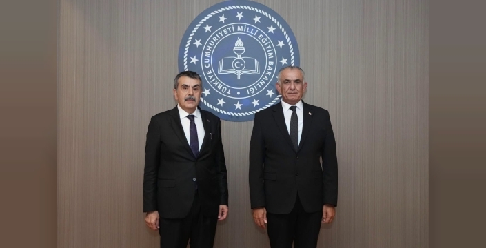 Bakan Çavuşoğlu mevkidaşı Tekin ile bir araya geldi